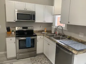 6 BR Home Just Minutes From Downtown Cincinnati - Image 2