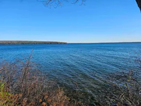 Brickyard Lakeside Retreat - Image 3