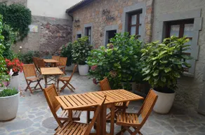 Apartment with patio in the center of Prades. - Image 3