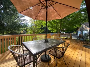 Forested Island Chalet, Gourmet Kitchen, 2 bd/1 ba - Image 2