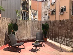 M2 Cool apartment next to metro. 15m to center - Image 2