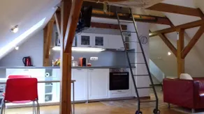 Attic studio with parking and air conditioning - Image 2