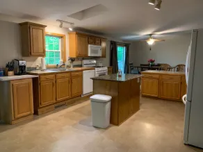 East Lake Camping House - Image 5
