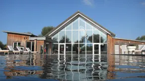 Cotswolds Lakes, Pools, Spa, Canoe, Nature, Family - Image 5