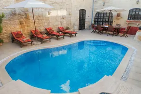 Casa personaggio Id-Dwejra con piscina di lusso e vasca idromassaggio, vicino a St Peters Pool Bay - Image 2
