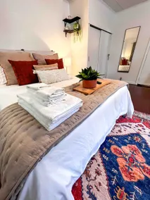 The Crosstown Cottage - Historic Midtown Guesthome - Image 5