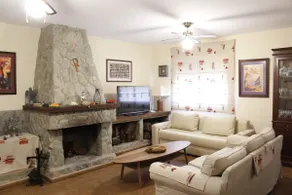 Beautiful villa with private pool 10 min. from Seville - Image 3