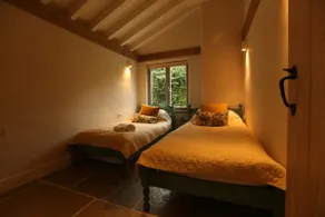 Beautiful, High Quality, Riverside Cottage - Image 5