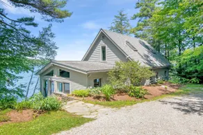 Gorgeous lakefront home close to Burlington! - Image 4