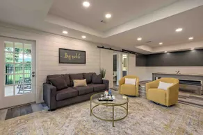 Little Red Door, a poolside guest suite - Image 5