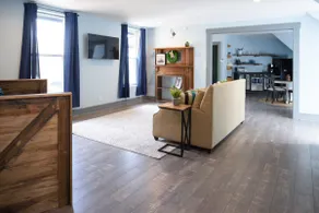 Private Downtown Studio Apartment - Image 2