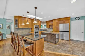 Lakefront - 7 beds - 4 baths - Hot Tub! - Image 4