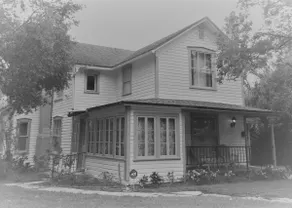 Deer Lodge-Walk to Downtown & Lake Dora - Image 2