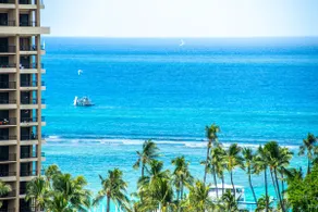 Easy Breezy Aqua Dream in Waikiki - Image 4