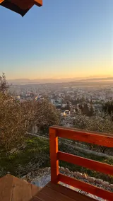 Jupis Chalet-City View Getaway - Image 5