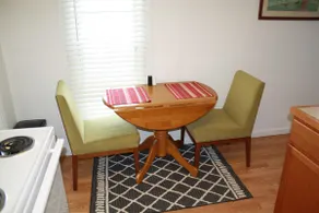 Cozy Efficiency near town and University - Image 4