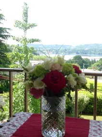 At Number 61 Bright apartment with lake view - Image 3