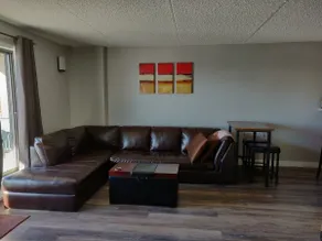 Clean & comfortable furnished downtown condo - Image 5