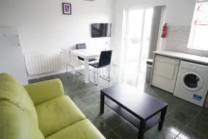 (City Centre) Stylish One Bedroom Apartment - Image 2
