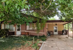 Steps from Main St/Private Entry Apt:King+Twin+Kit - Image 3