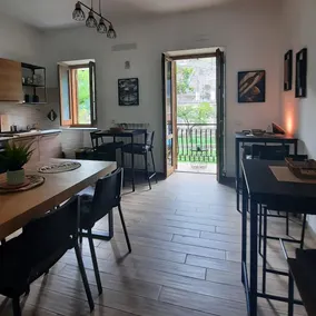 Entire Floor-3 bedrooms with 8 beds - Image 4