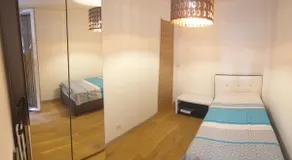 Beautiful renovated apartment with terrace - Image 5