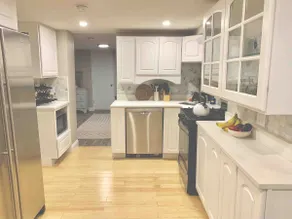 Cozy 2-Bedroom in Heart of Southie - Image 5