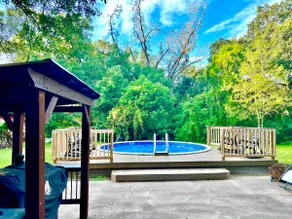 Fun filled Tampa home. Pool, jacuzzi, game room - Image 3