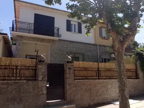 House in Las Navas del Marqués. With a garden - Image 4
