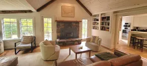 Spacious Lake Home for Peace and Relaxation - Image 4