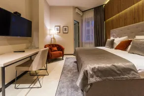 Dezman Luxury Center - Image 2