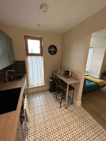 2 Bedroom Apart; Private garden sleeps 5 - Image 3