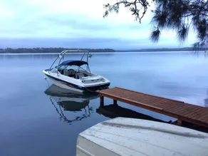 Chilling Lakeside on Lake Macquarie - Image 3