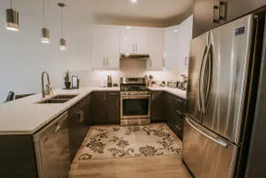 Gorgeous south facing 3BDR townhome! - Image 5