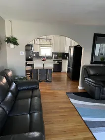 Cozy Central |King Size Bed|1.5 baths|Fenced Yard - Image 2