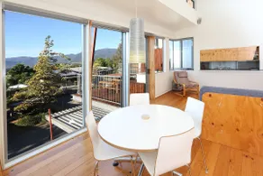 Scandinavian Townhouse with Stunning Views - Image 4