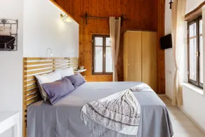 Renovated Corner House Hideaway of Authentic Venetian Stone - Image 5