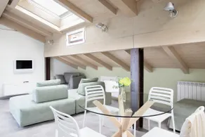 Porto Vecchio: One-bedroom flat with balcony - Image 4