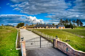 Hart Lodge Luxury home, Hottub Sauna & Games bar - Image 5