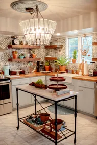 Charming Bungalow in Historic St. Charles, MO - Image 4