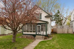 Cozy 2 BR Home in Perfect Twin Cities Location! - Image 2