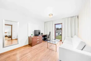 Spacious apartment (52m2) in perfect location - Image 4