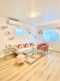 2Brs Pink Cozy House near DTLA - Image 3