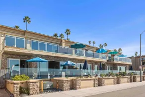 Oceanfront 3BR Steps to Beach, Walk to Pier & Town - Image 2