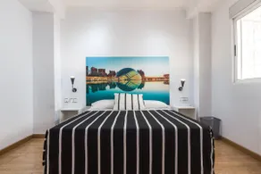 Apartment in Mestalla with a jacuzzi, Wi-Fi, TV and patio - Image 2