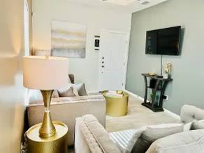 🌟Luxury Modern 2 BR Condo🌟 In the ❤️ of Sharyland🌟 - Image 3