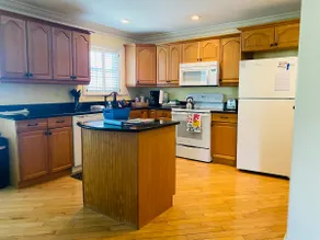 Colorful condo with heated pool and private WiFi - Image 2
