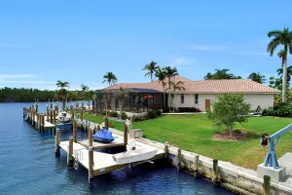 125 PRIVATE HALF ACRE WATERFRONT SANCTURARY ESTATE - Image 4
