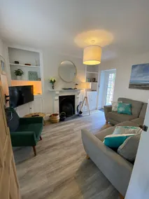 Stylish village cottage - short walk to the beach! - Image 3