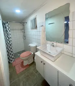 Dahlia Room - Image 3